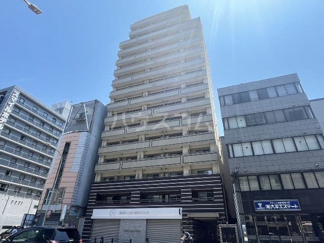 Main exterior of House Saison Shijo-dori