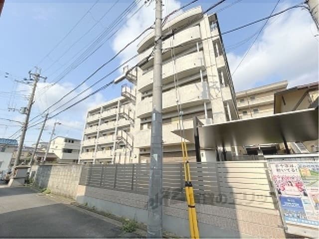 Main exterior of Residence Ozack