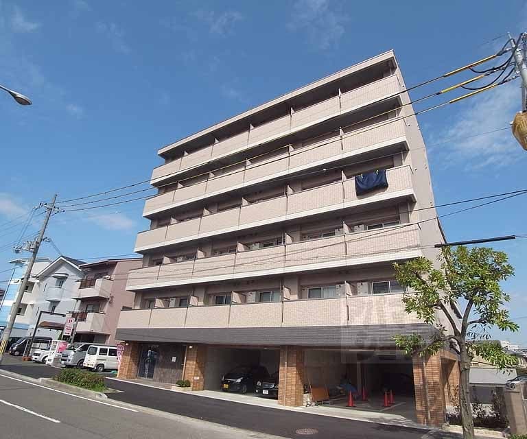 Main exterior of Gran Revery Uzumasa Tenjinkawa