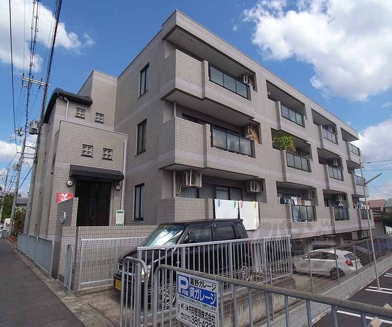 Main exterior of Rb Royal Heights Nishizawa