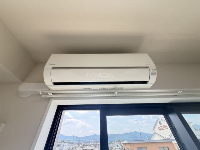 Room image 12
