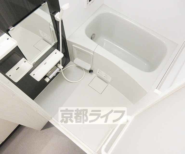 Preview interior of Ecru Nakashibacho
