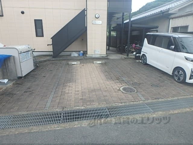 Room image 13