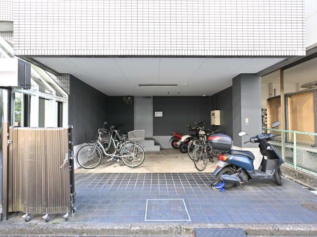Room image 12