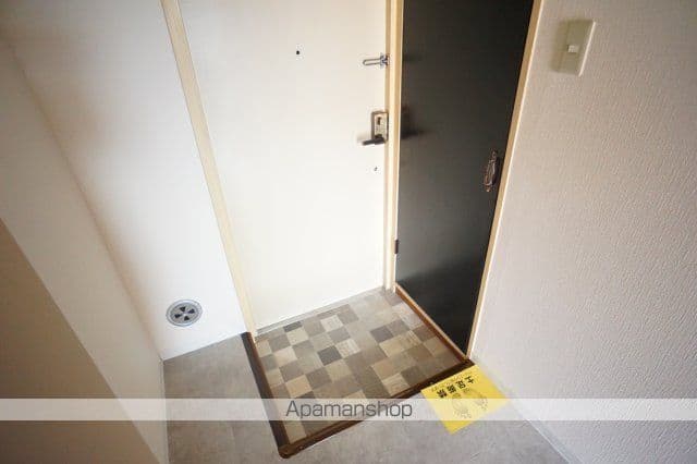 Room image 11