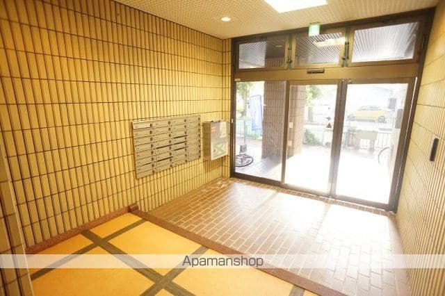Room image 12