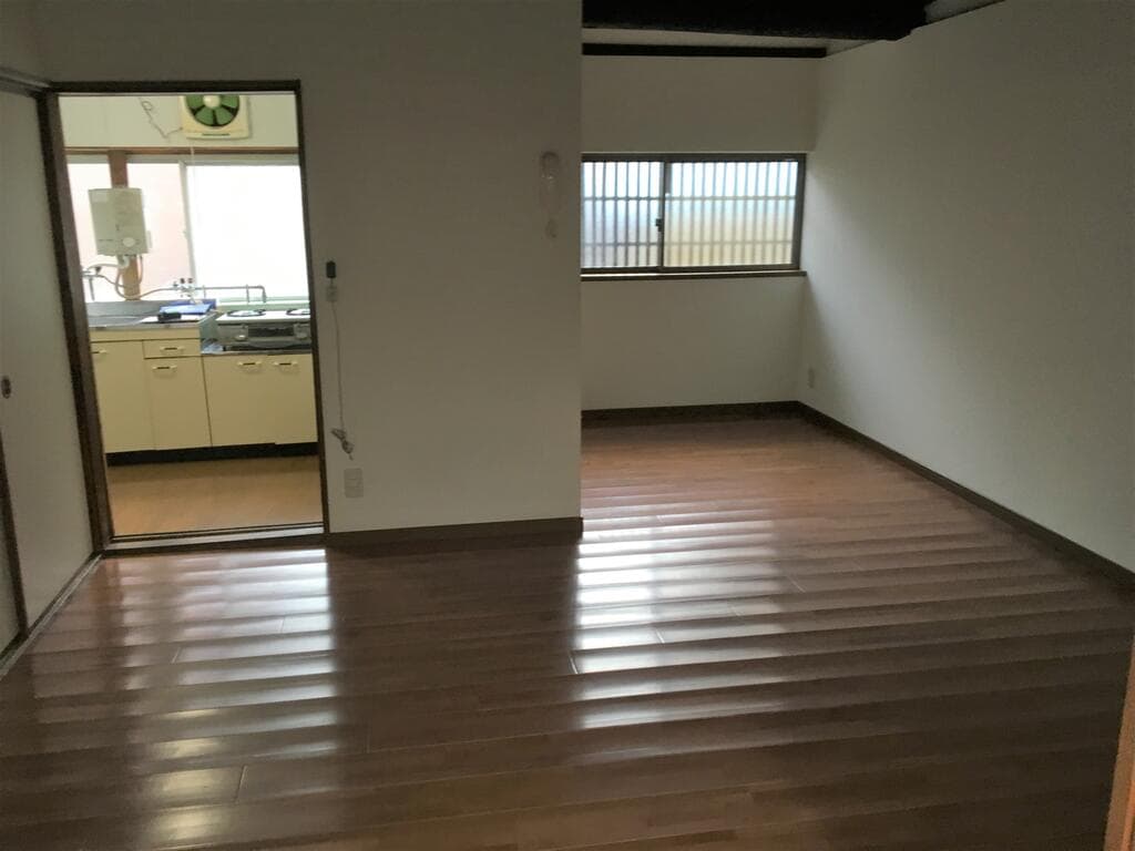 Preview interior of Kitabukicho Rental House (3rd Unit from the East)