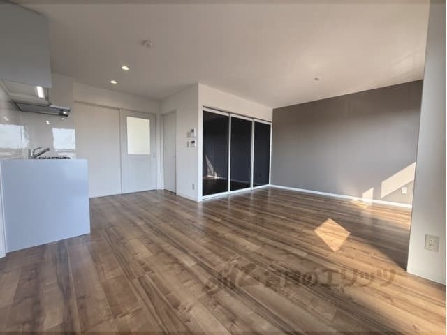 Preview interior of Sunny South