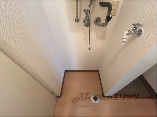 Room image 8