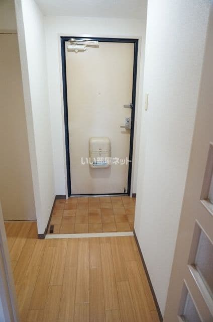 Room image 11