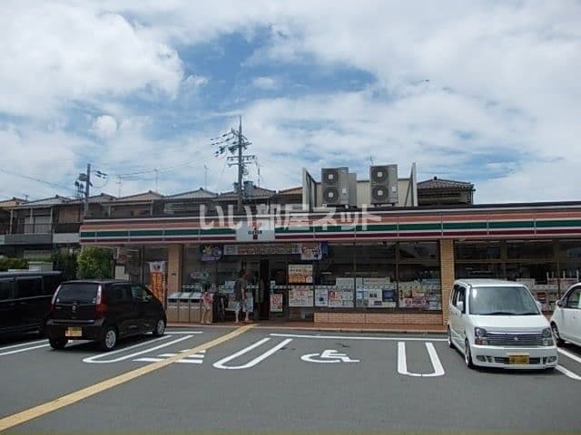 Room image 16