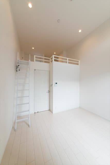 Room image 8