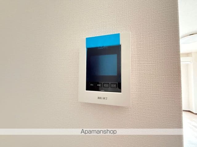 Room image 10