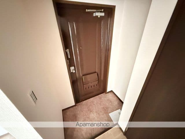 Room image 12