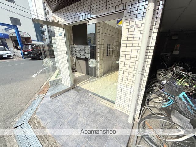 Room image 13