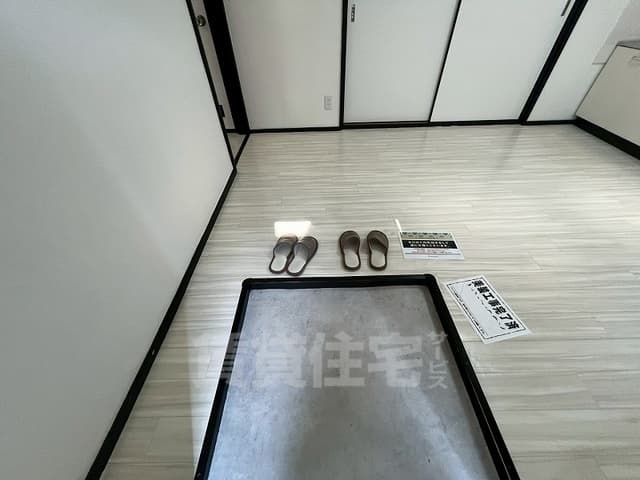 Room image 12