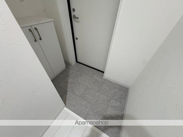 Room image 12