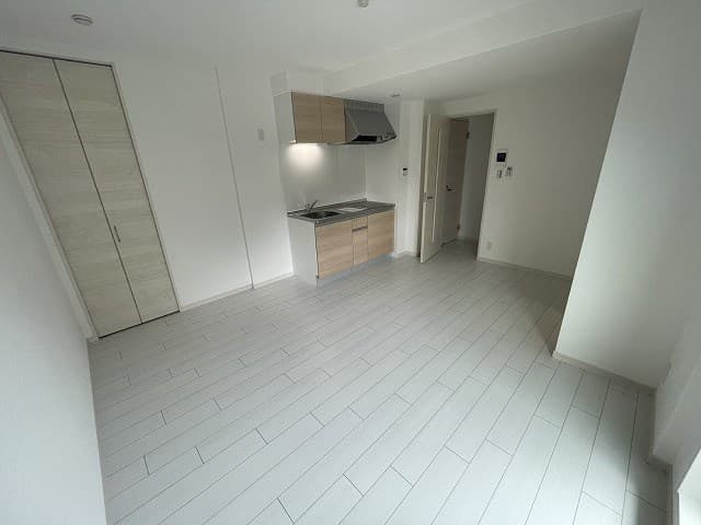 Room image 8