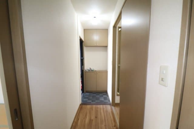 Room image 12