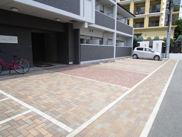 Room image 13