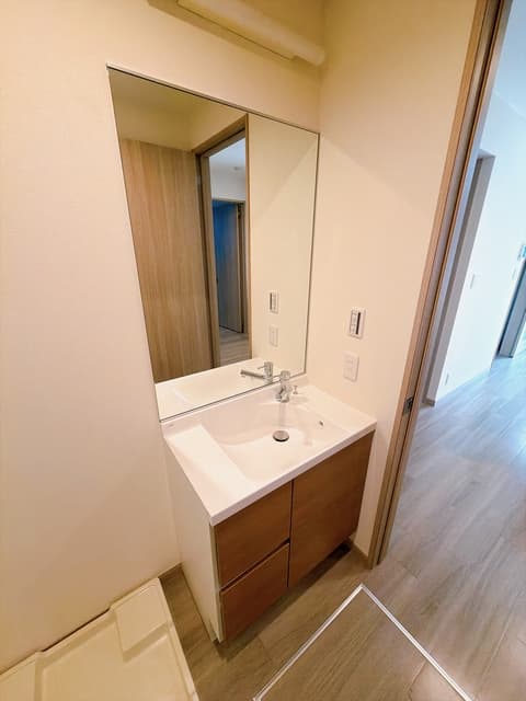 Room image 9
