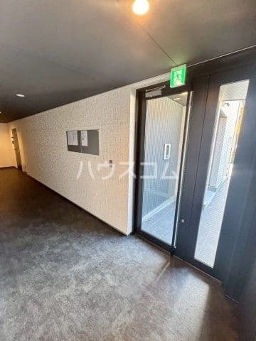 Room image 11