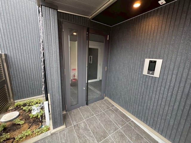 Room image 11