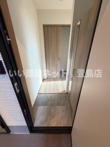 Room image 12