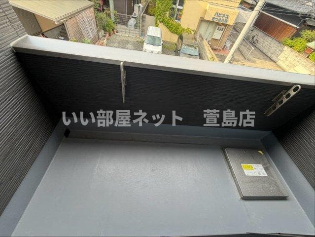 Room image 9