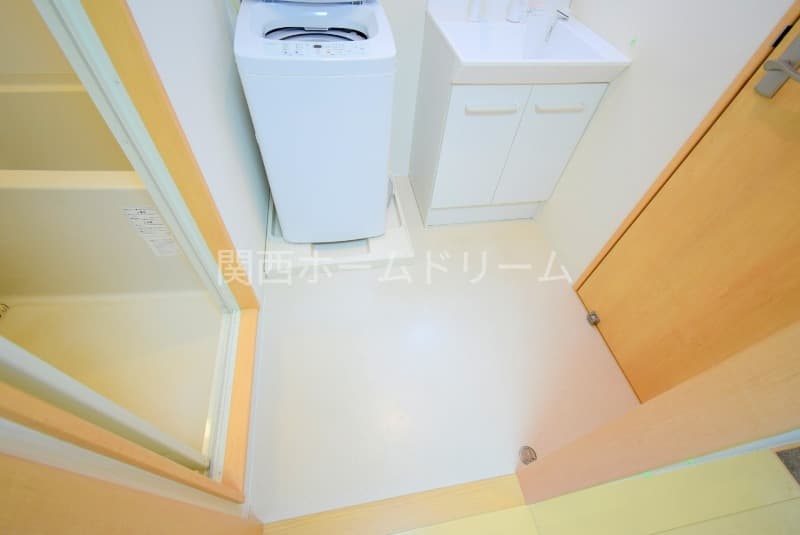 Room image 8