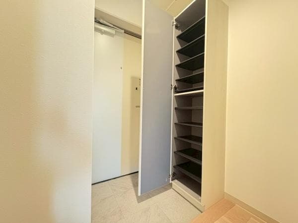 Room image 13