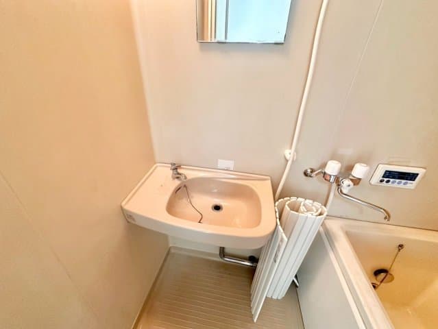 Room image 9