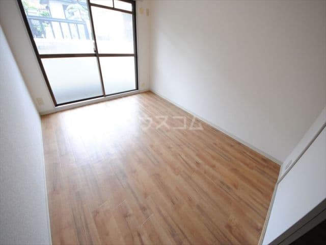 Room image 10