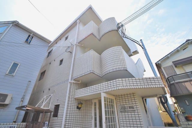 Main exterior of Avance Seimei-dori