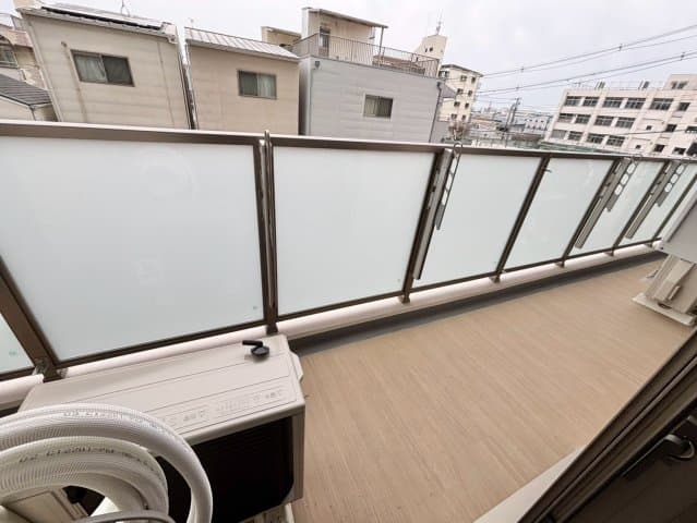 Room image 10
