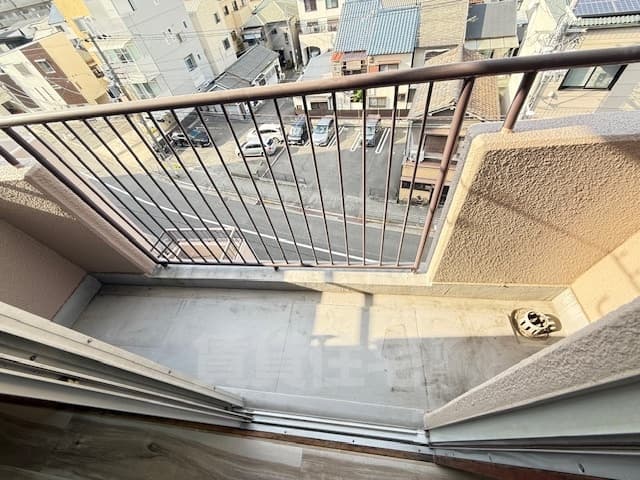 Room image 10