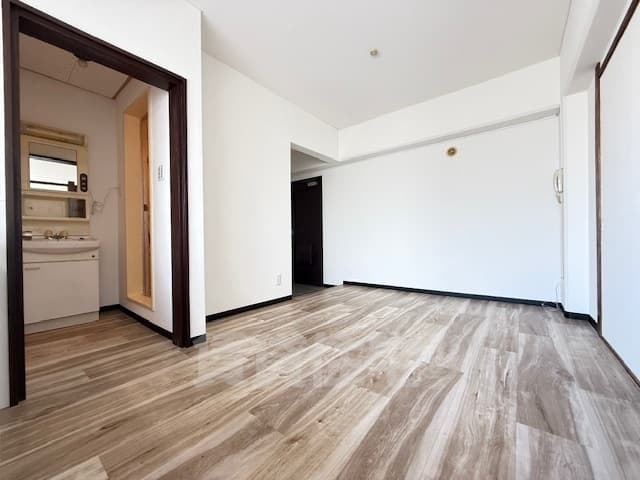 Room image 14