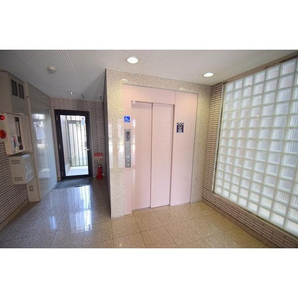 Room image 13
