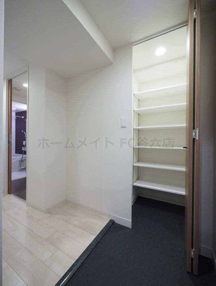 Room image 11