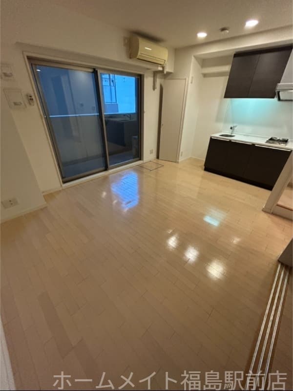 Room image 12