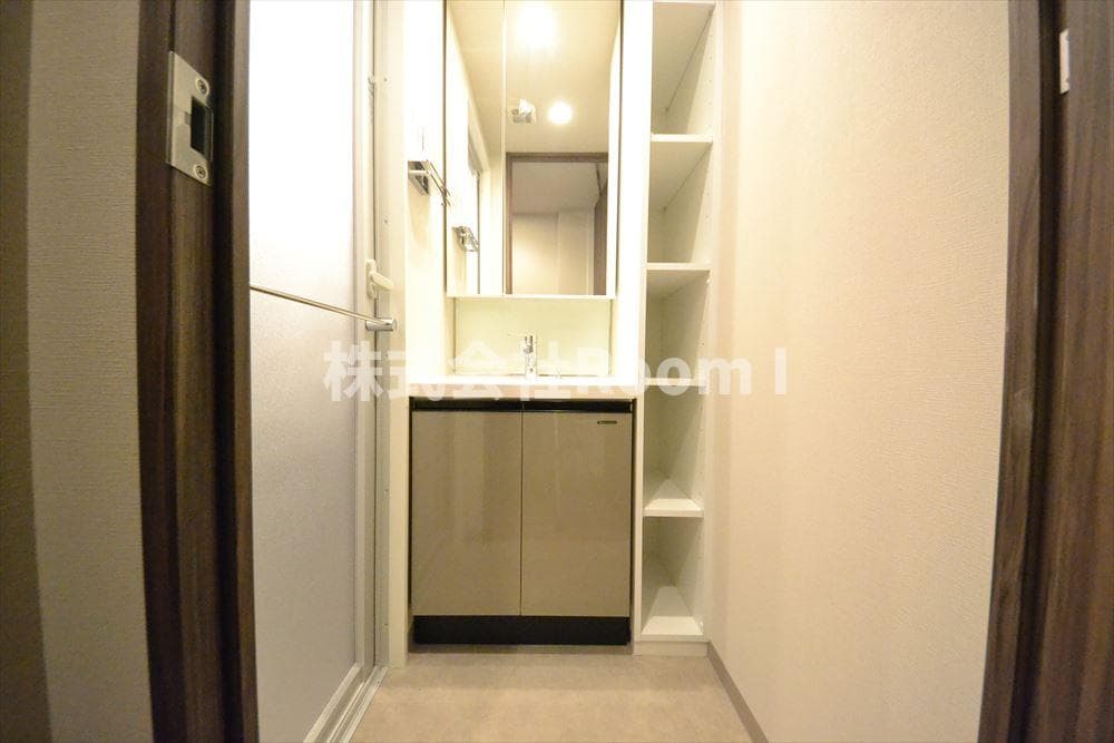 Room image 8