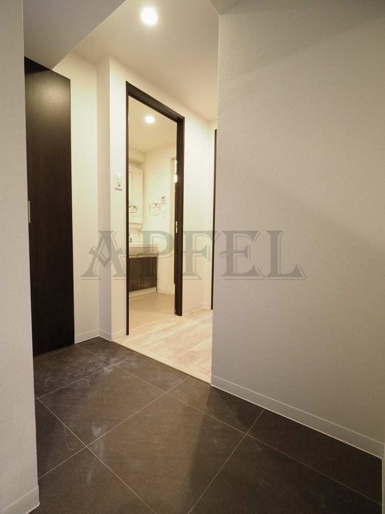 Room image 11