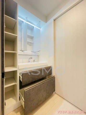 Room image 8