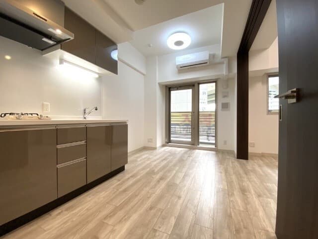 Room image 8