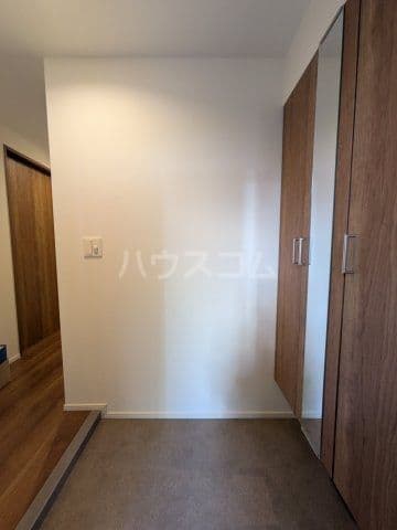 Room image 12