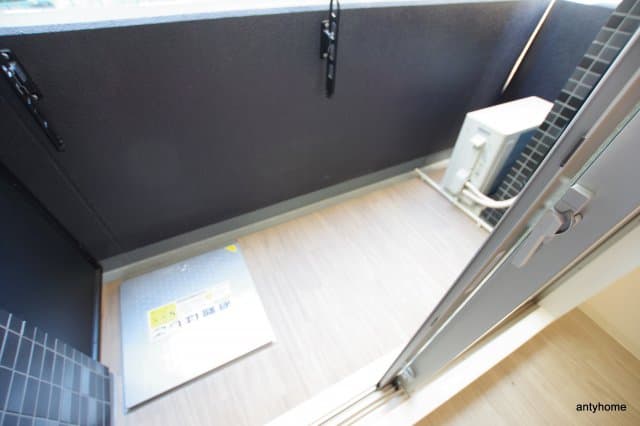 Room image 10
