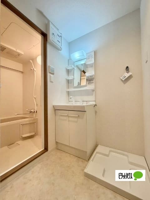 Room image 9