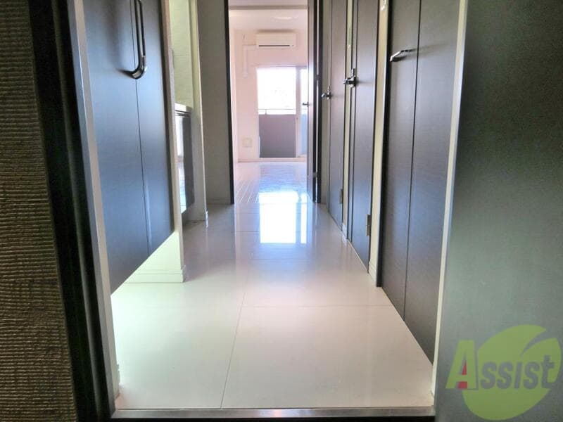 Room image 12