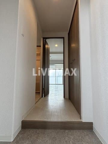 Room image 12