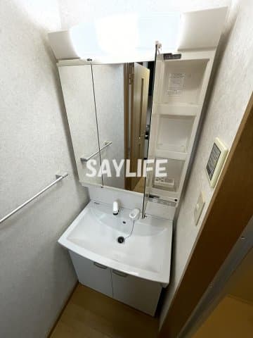 Room image 9